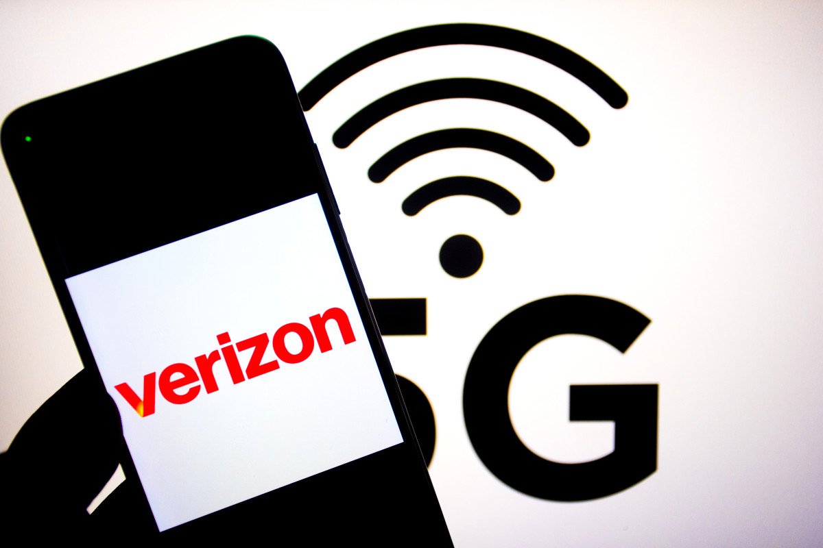 Thousands of Verizon Customers Without Service After Spike in Outages Across U.S.